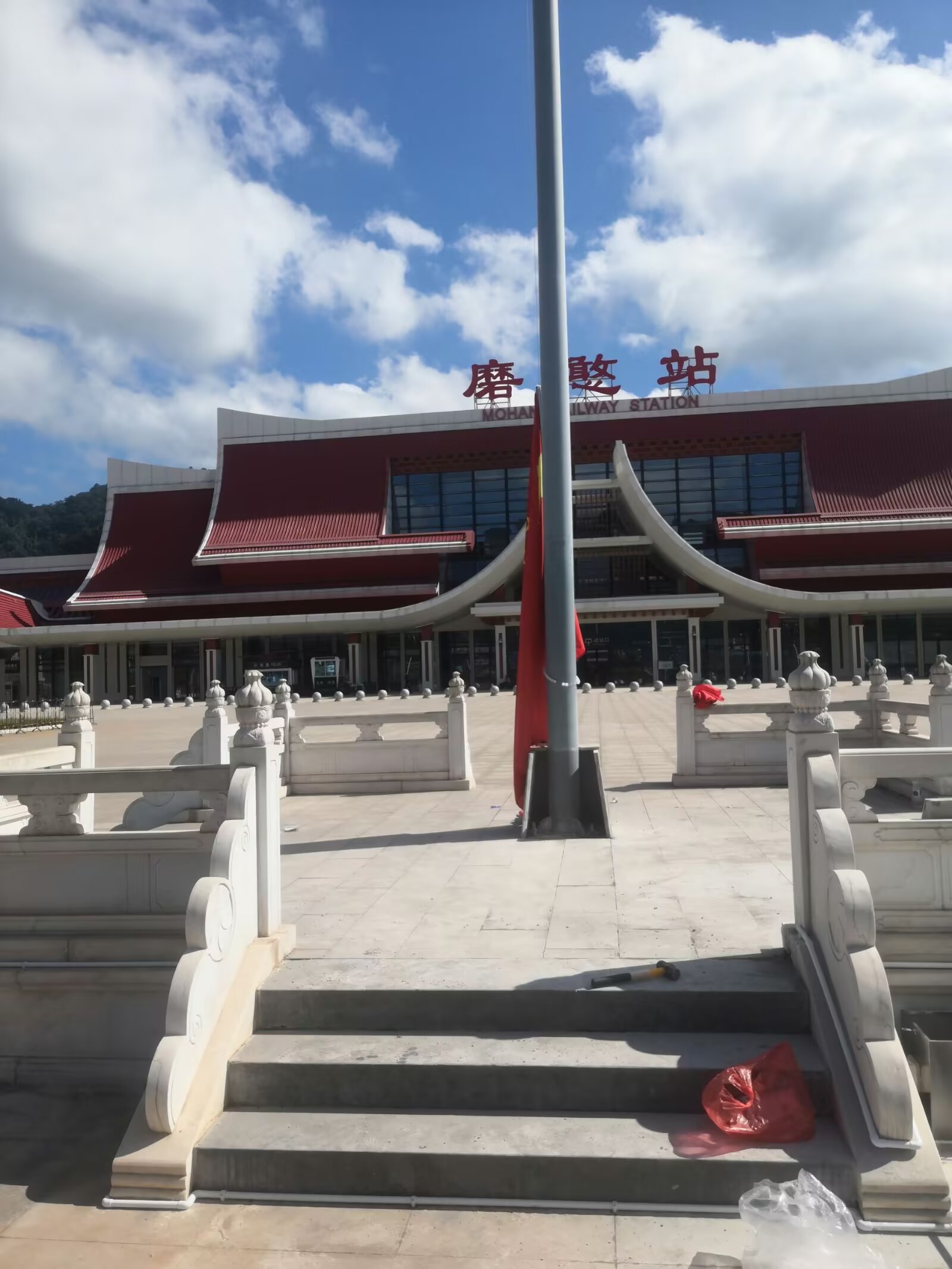 景洪西双版纳磨憨高铁站火车站旗杆改造电动旗杆国歌同步